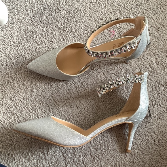 Badgley Mischka Shoes! - Picture 4 of 4